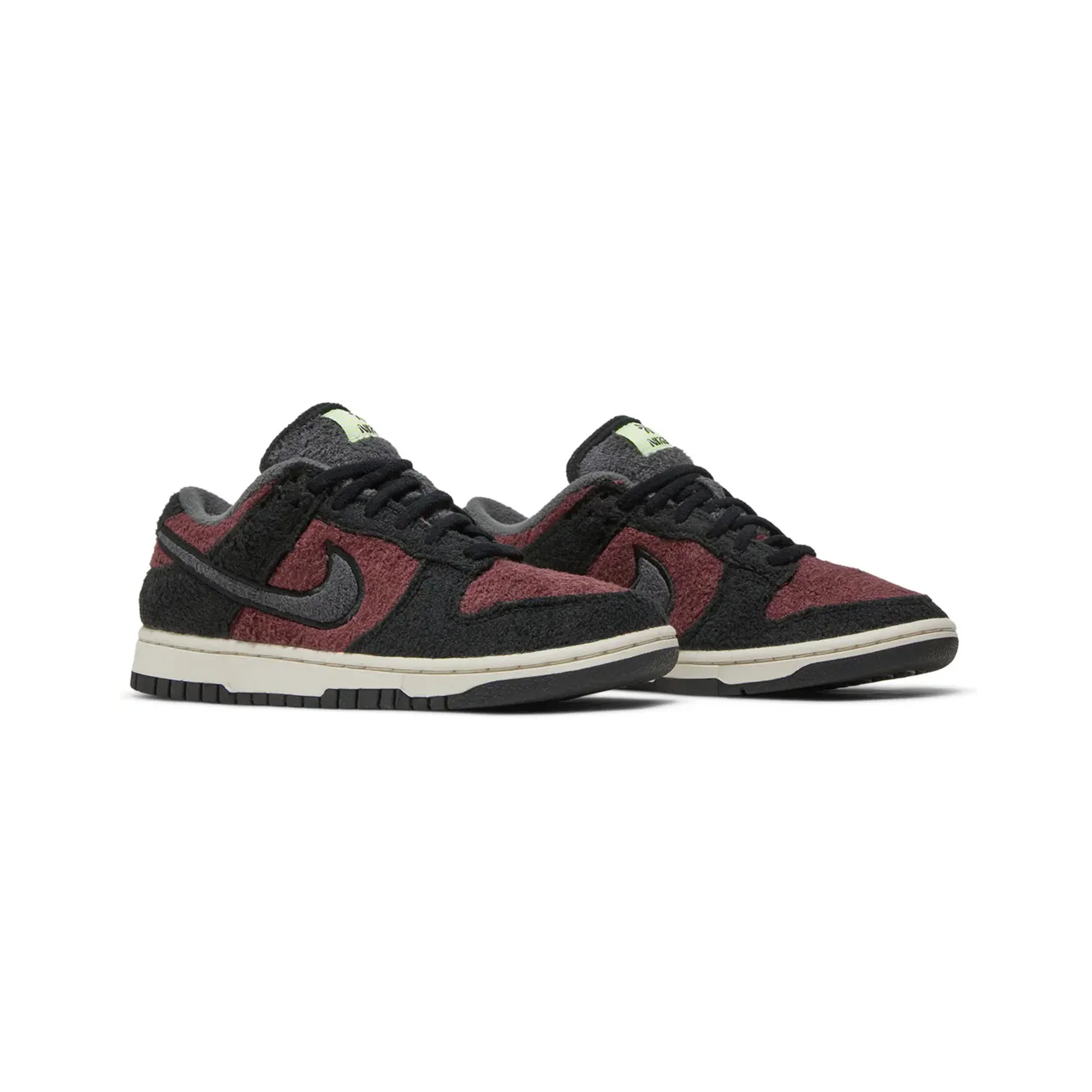 Dunk Low SE 'Fleece Pack Burgundy Crush' W (2022) - Image 2