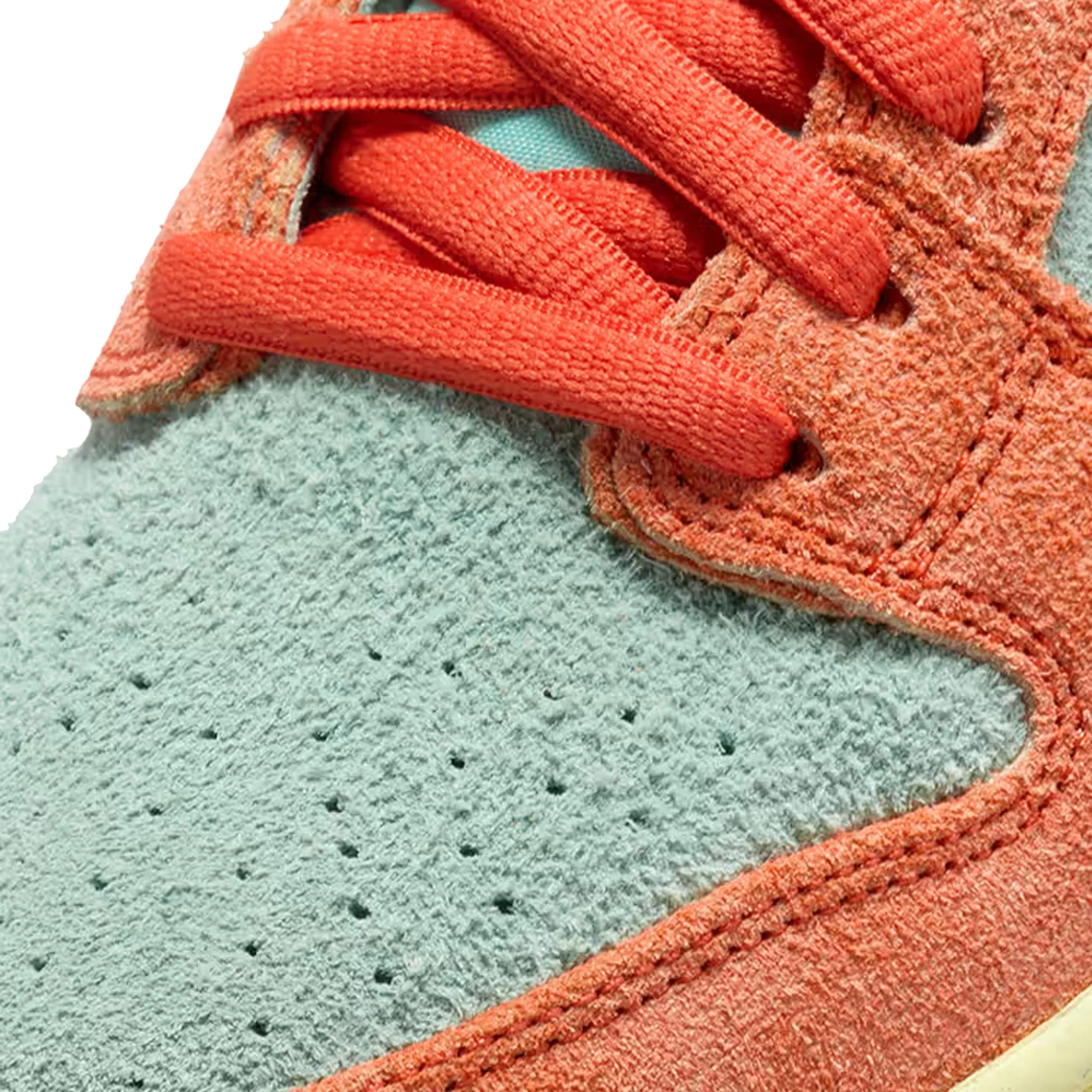 Nike SB Dunk Low 'Orange Emerald Rise' (2023) - Image 8